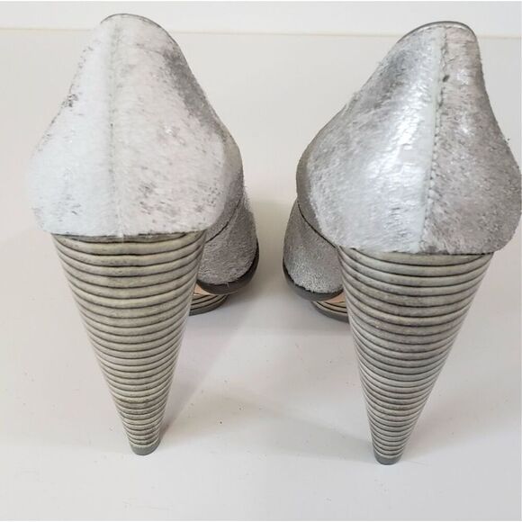 Alice & Olivia Size 5 Miranda Calf Hair Platform Pump Heels Silver White Glam - Picture 6 of 12